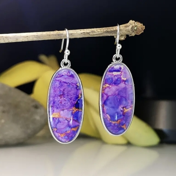 Jewelry - Simple vintage-Look purple crystal opal dangle earrings